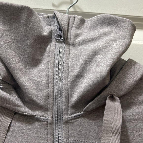 Lululemon Lavander Scuba - Picture 4 of 10